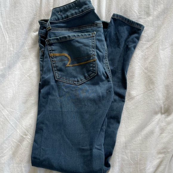 American Eagle Mid-Rise Skinny Jeans - Picture 6 of 6